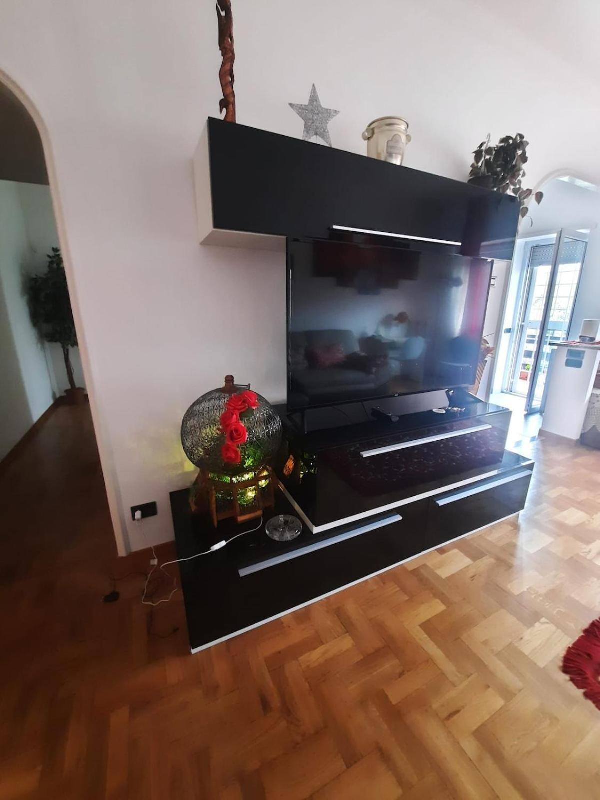 Tourist Rome, Cinecitta Apartment
